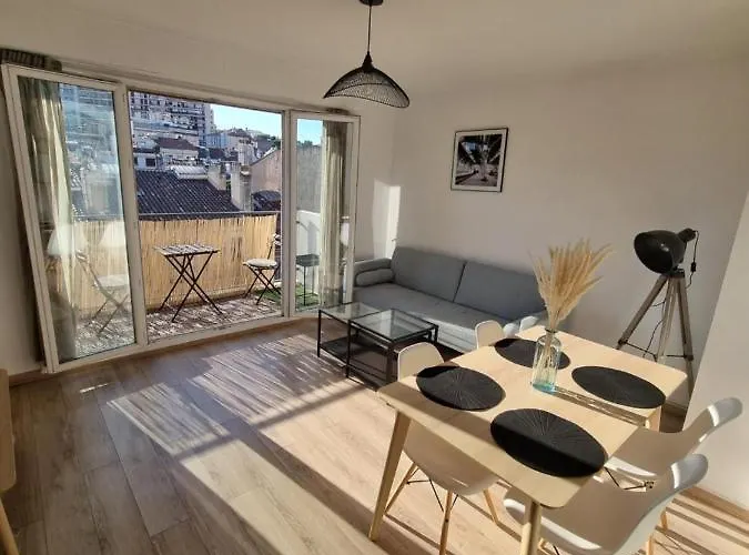 Appartement De Charme Au Coeur De Marseille